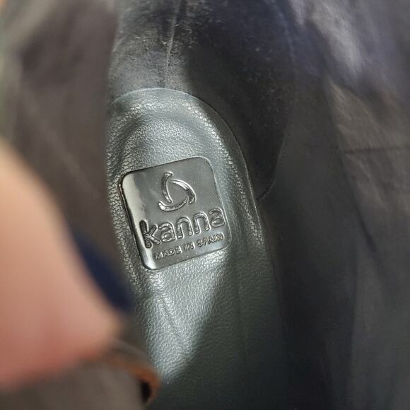 Kanna | Made in Spain Cognac Brown Leather Stacked Heel Booties - Picture 10 of 12